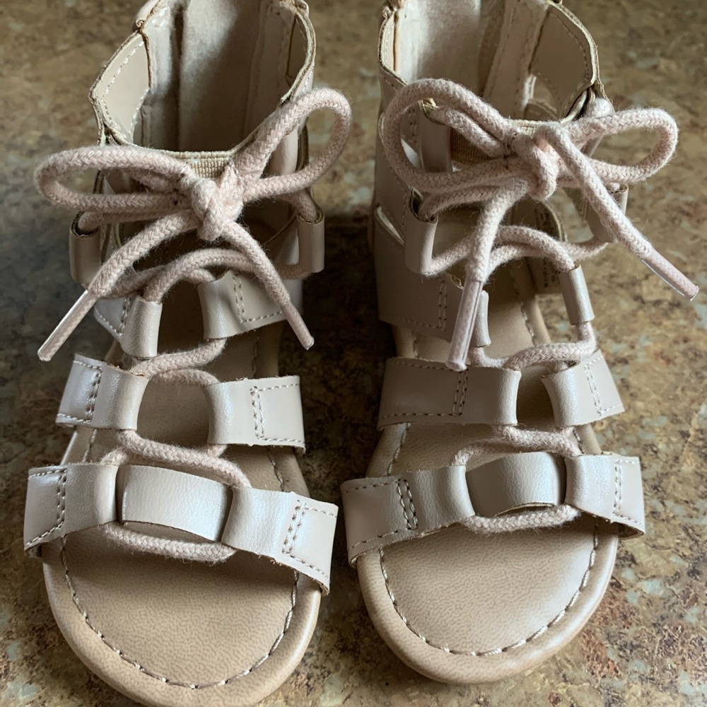 Old Navy 5T sandals, never worn
